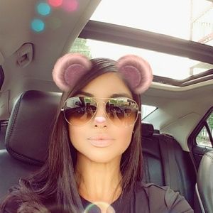 Meet your Posher, Tanairie